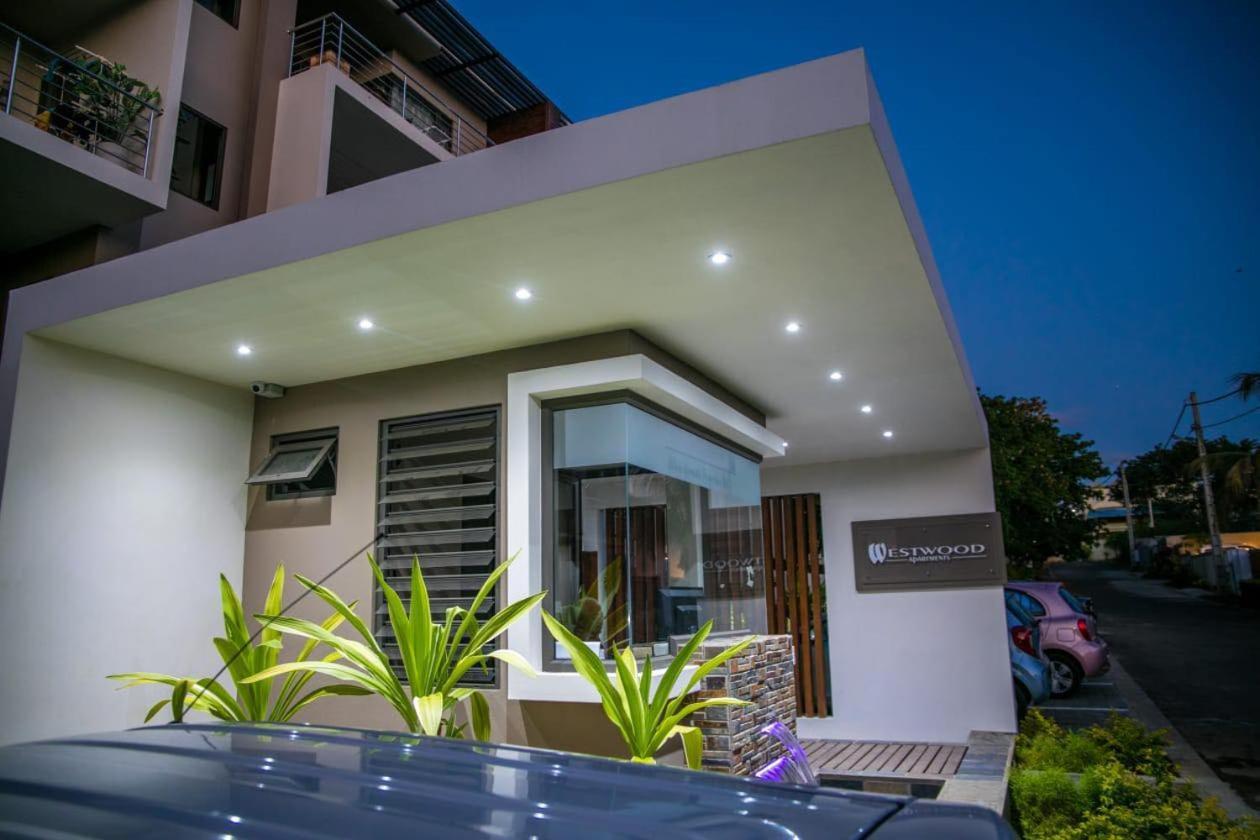 Entire Luxury 3 Bedroom Condo For Rent - Flic-En-Flac - Close To Beach 외부 사진