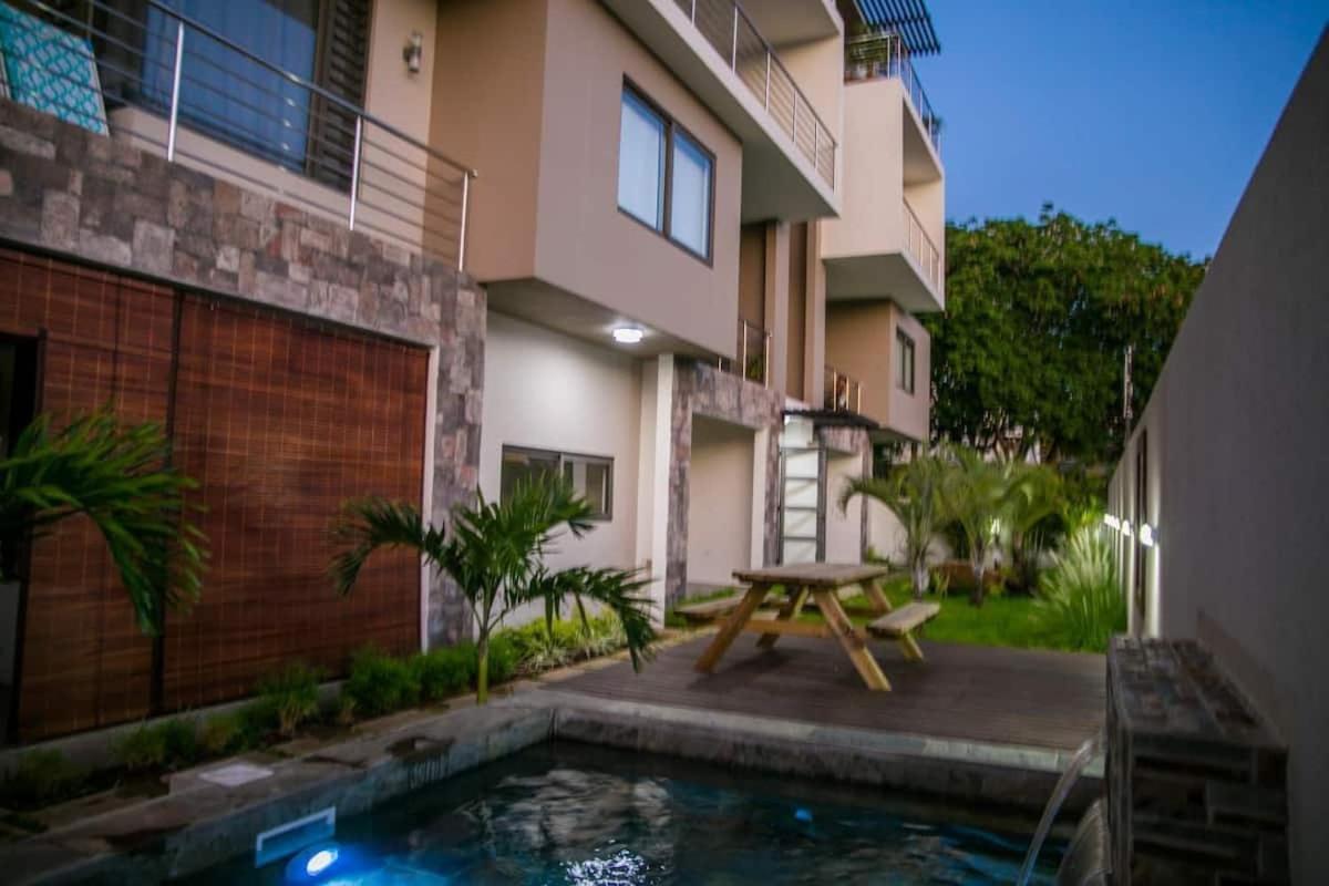 Entire Luxury 3 Bedroom Condo For Rent - Flic-En-Flac - Close To Beach 외부 사진