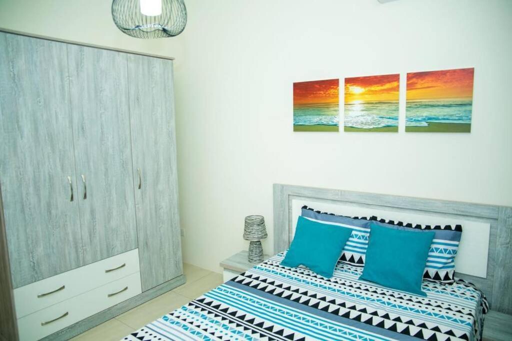 Entire Luxury 3 Bedroom Condo For Rent - Flic-En-Flac - Close To Beach 외부 사진
