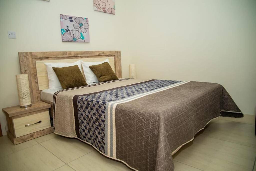 Entire Luxury 3 Bedroom Condo For Rent - Flic-En-Flac - Close To Beach 외부 사진