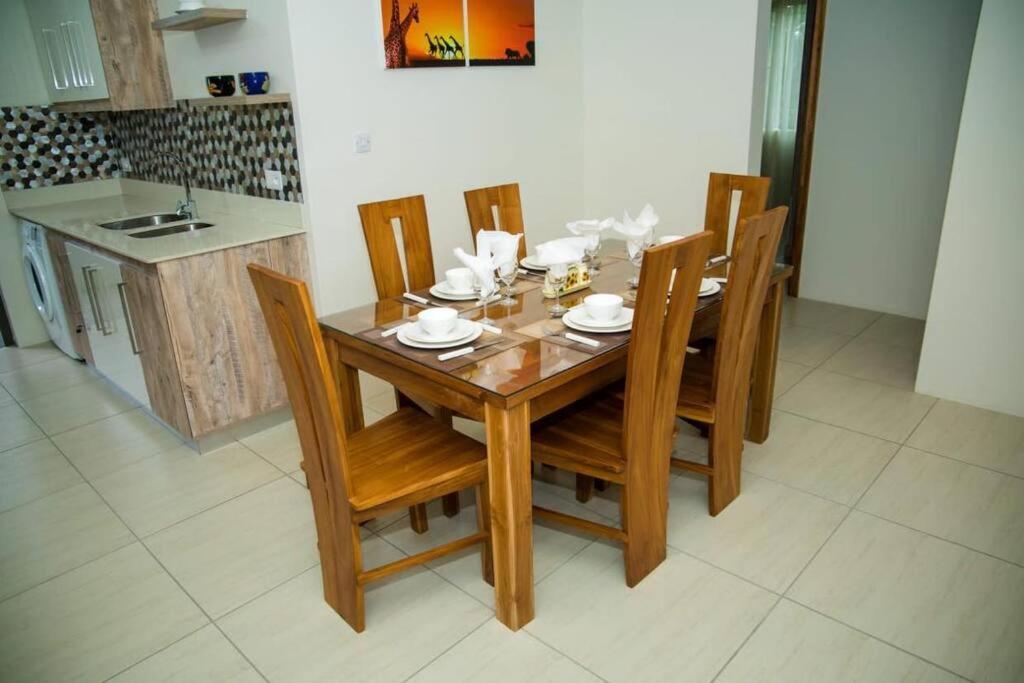 Entire Luxury 3 Bedroom Condo For Rent - Flic-En-Flac - Close To Beach 외부 사진