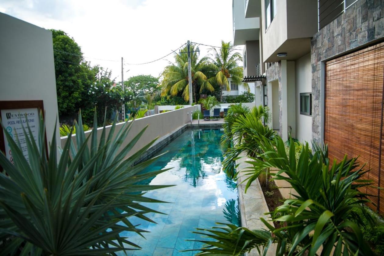 Entire Luxury 3 Bedroom Condo For Rent - Flic-En-Flac - Close To Beach 외부 사진